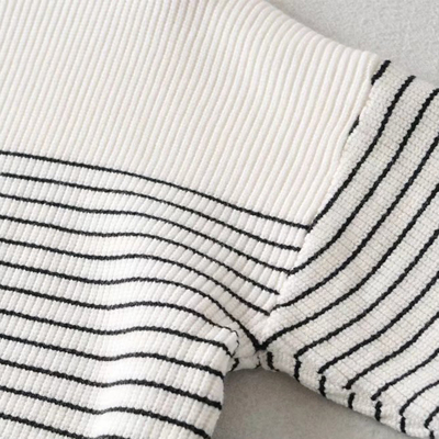 100% Polyester 7GG Color Block Striped Sweater Soft Knitted Tops With Zipper